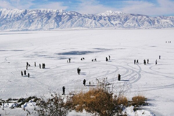 دریاچه زیوار در زمستان