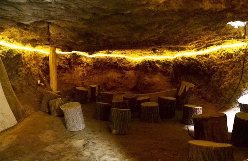 9 Niasar Cave