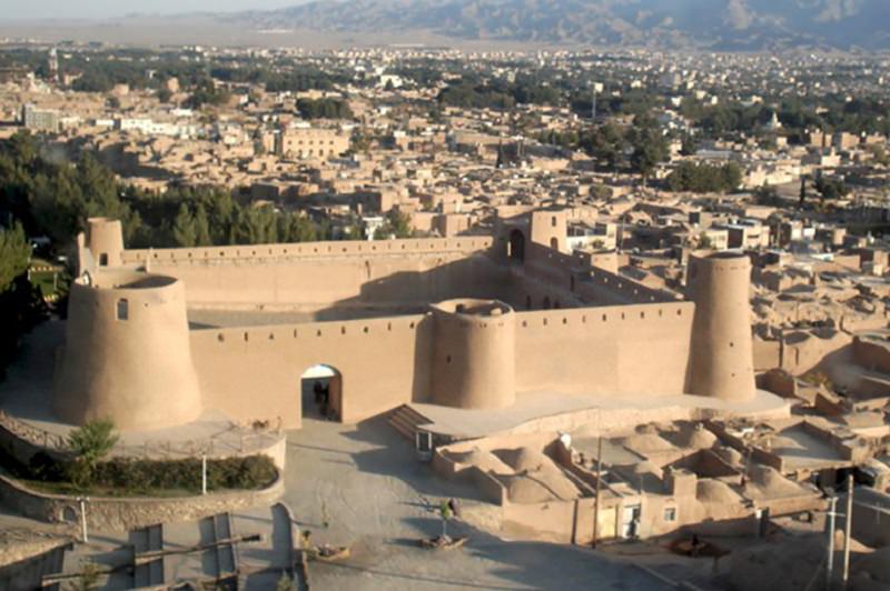 قلعه بیرجند در وب سایت گردشگری هم اقلیم به همراه تصاویر و توضیحات