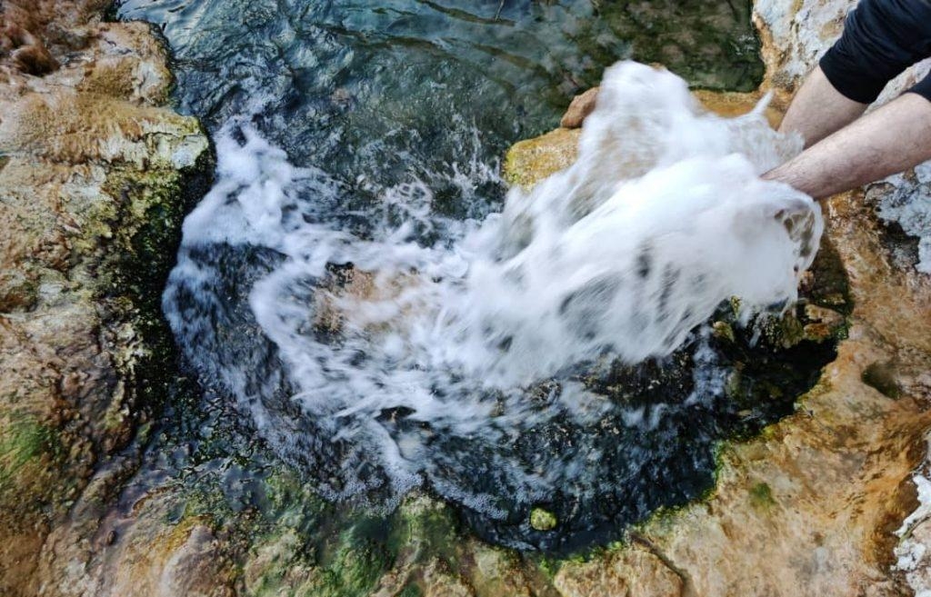 چشمه آب گرم هفت آباد