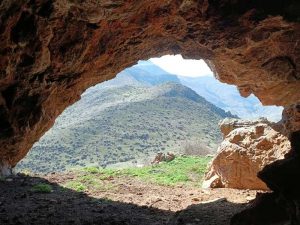 غار لاهیجان
