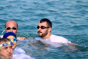 swim-notes شنا در خلیج فارس