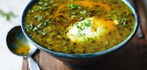 طرز تهیه اشکنه سیب زمینی و تخم مرغ