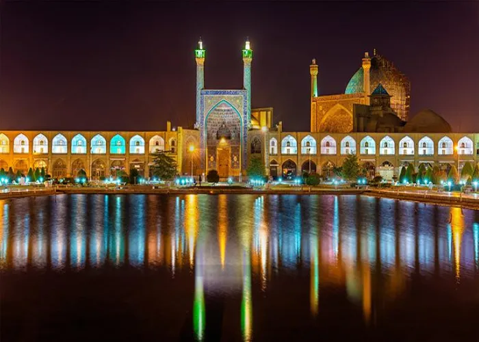 راهنمای جامع اقامت در شهرهای تاریخی: از بومگردی اصفهان تا خانههای سنتی یزد 1 راهنمای جامع اقامت در شهرهای تاریخی