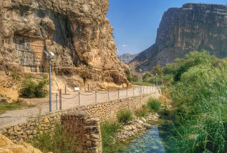 تنگ چوگان کجاست؟ راهنمای کامل بازدید در هم اقلیم 6 گردشگری در تنگ چوگان؛ سفری میان تاریخ و طبیعت