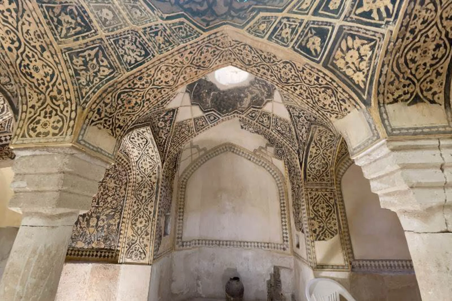 عمارت باغ نشاط لار: جواهر تاریخی در جنوب فارس 7 جاذبههای اطراف عمارت باغ نشاط لار