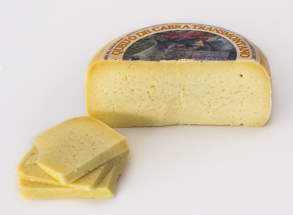 1024px queijo de cabra transmontano portugal panoramio