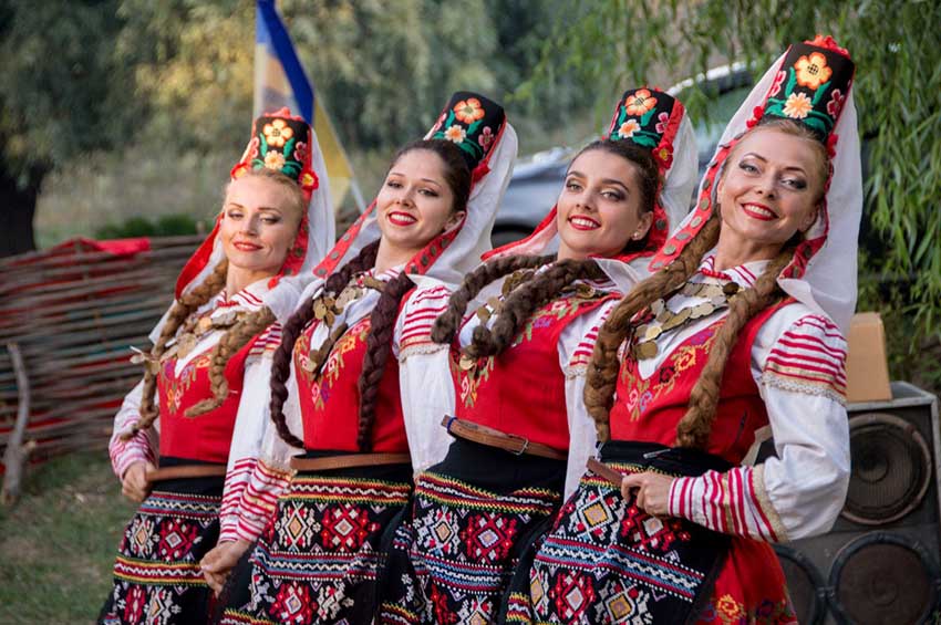 25 Bulgarian Traditional clothing