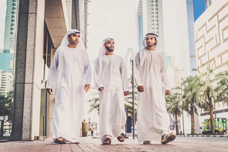 لباس عربی در سوغات امارات و دبی