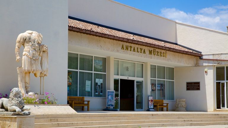 موزه باستان شناسی آنتالیا