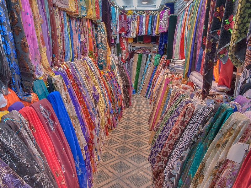بازار سوق واقف قطر | شال و روسری پشمینه