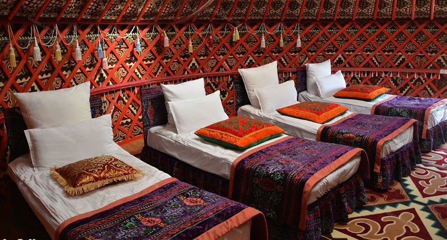 اتاق‌های هتل کپری پارسیان قلعه گنج
