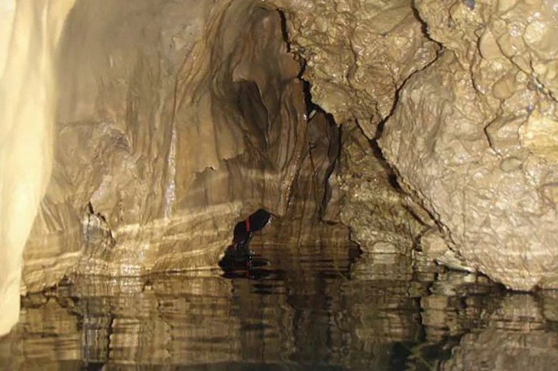 غار دانیال در متل قو