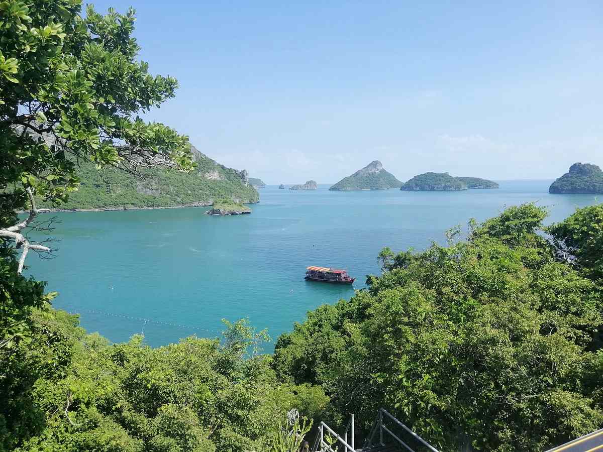 دریاچه زمرد سبز تایلند